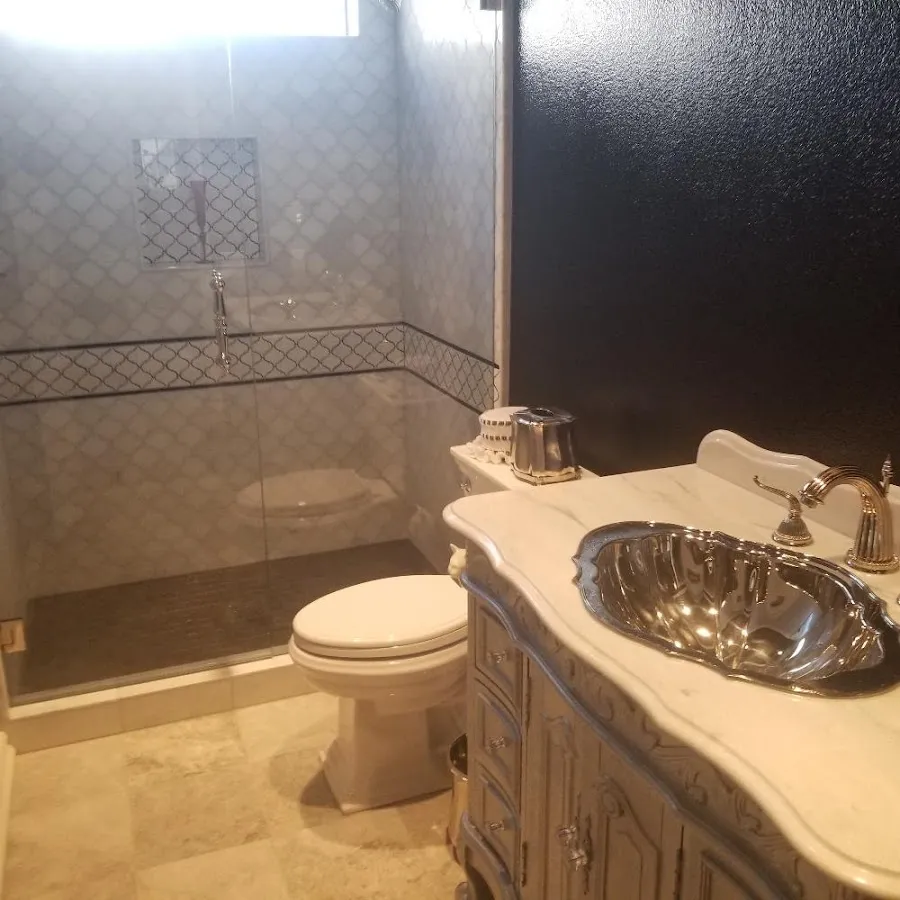 Professional plumbing work and bathroom remodeling in Santa Teresa